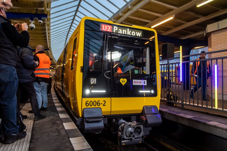 STADLER: OFFICIAL HANDOVER OF THE FIRST VEHICLE OF THE NEXT GENERATION OF BERLIN'S UNDERGROUND TRAINS